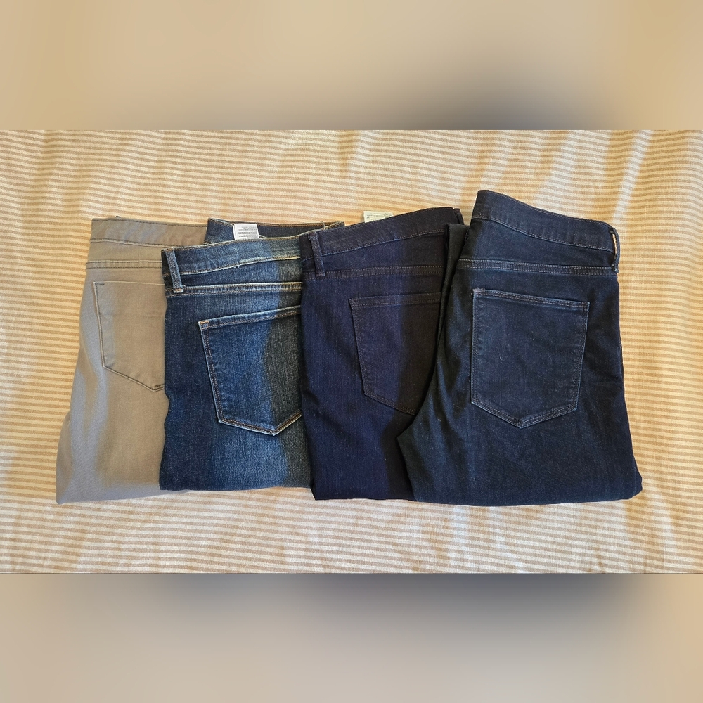 4 Pair of Women's Jeans (price= all 4 pair) - Size 12